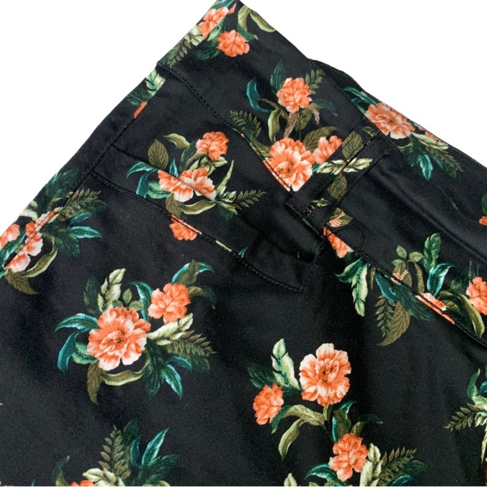 Torrid Black Floral Women's Shorts - Picture 5 of 5